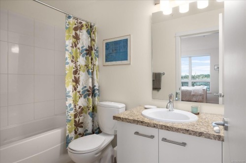 #Th10-38 Front St, Nanaimo, BC 