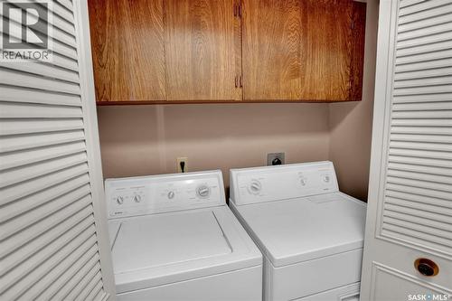 4 Groome Avenue, Regina, SK - Indoor Photo Showing Laundry Room
