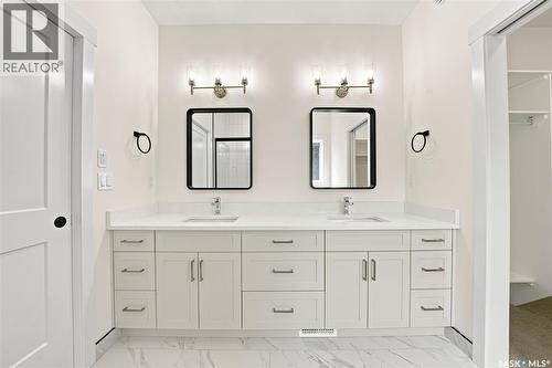 242 Doran Way, Saskatoon, SK - Indoor Photo Showing Bathroom