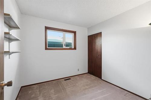 12 Kinsley Cr, Winnipeg, MB 