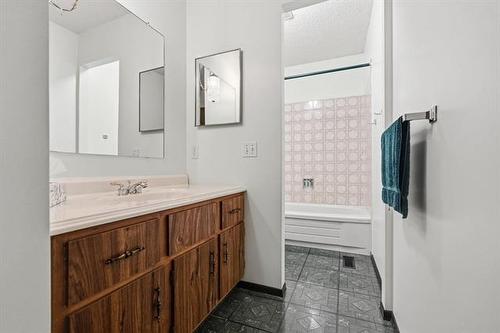 12 Kinsley Cr, Winnipeg, MB 