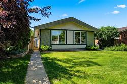 12 Kinsley CR  Winnipeg, MB R2C 4J1