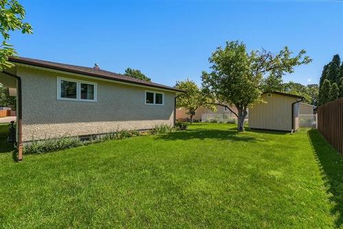 159 Amelia Cr, Winnipeg, MB 