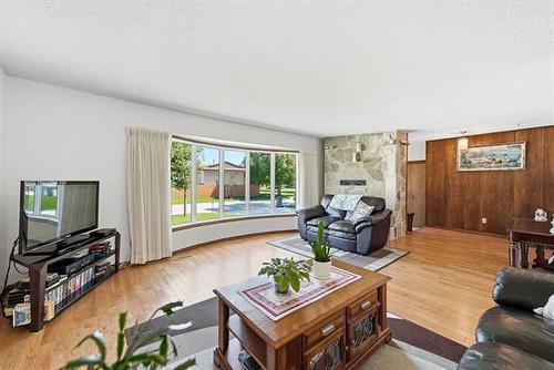 159 Amelia Cr, Winnipeg, MB 