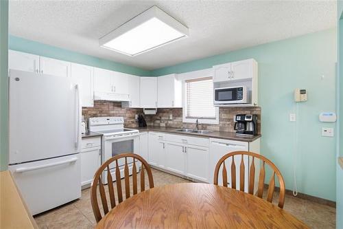 79 Maplegrove Rd, Winnipeg, MB 