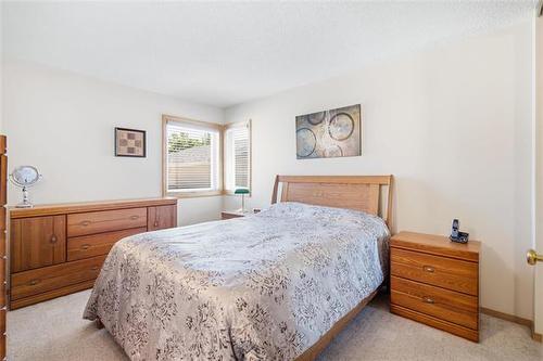 79 Maplegrove Rd, Winnipeg, MB 