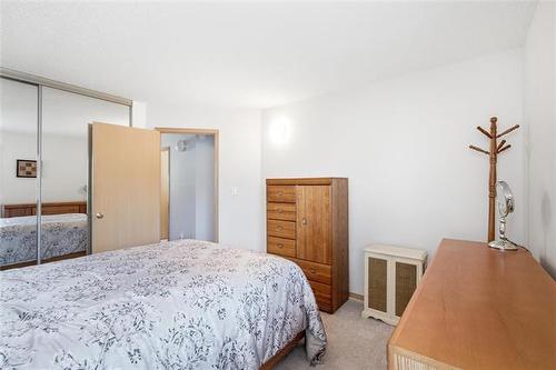 79 Maplegrove Rd, Winnipeg, MB 