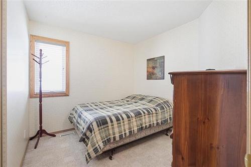 79 Maplegrove Rd, Winnipeg, MB 