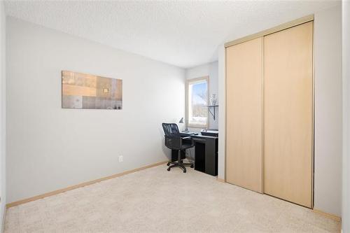 79 Maplegrove Rd, Winnipeg, MB 