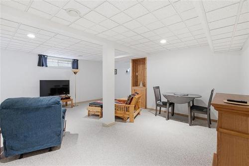 79 Maplegrove Rd, Winnipeg, MB 