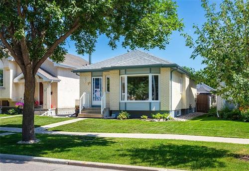 79 Maplegrove Rd, Winnipeg, MB 