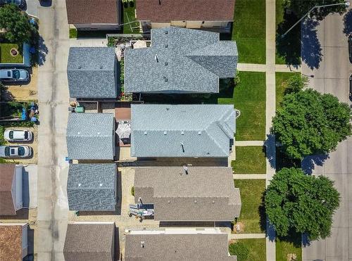 79 Maplegrove Rd, Winnipeg, MB 