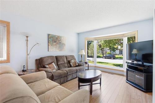 79 Maplegrove Rd, Winnipeg, MB 