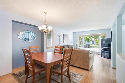 79 Maplegrove Rd, Winnipeg, MB 