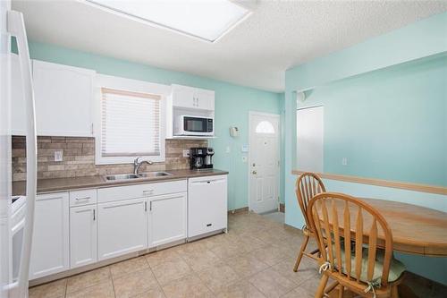 79 Maplegrove Rd, Winnipeg, MB 
