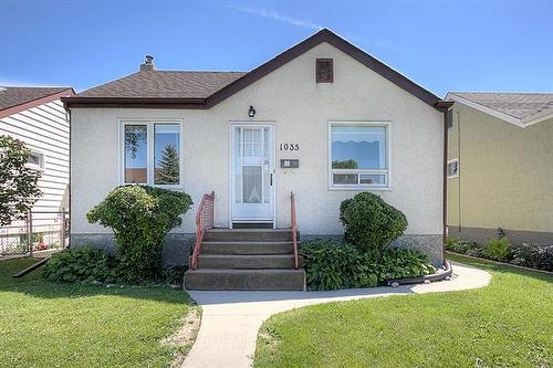 1035 Ashburn ST  Winnipeg, MB R3G 3E2