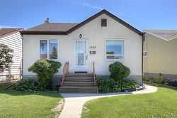 1035 Ashburn ST  Winnipeg, MB R3G 3E2