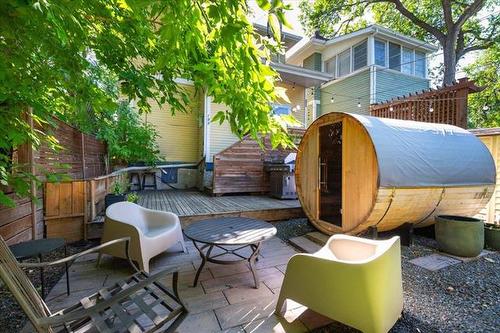 195 Campbell St, Winnipeg, MB 