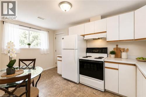 442 BLYTHWOOD Place Unit# B , Waterloo, Ontario N2L 4A3 4