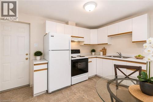 442 BLYTHWOOD Place Unit# B , Waterloo, Ontario N2L 4A3 5