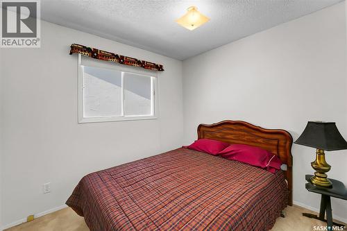 334 Johnson Crescent, Saskatoon, SK - Indoor Photo Showing Bedroom
