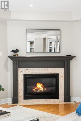 5851 Cornell Crescent, Mississauga, ON - Indoor Photo Showing Living Room With Fireplace