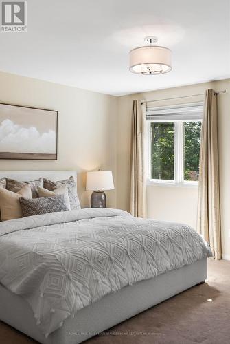 5851 Cornell Crescent, Mississauga, ON - Indoor Photo Showing Bedroom