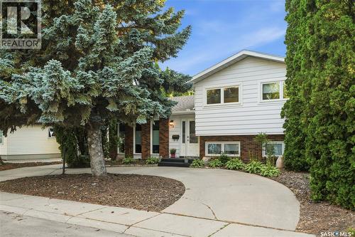 242 Candle CRESCENT  Saskatoon, SK S7K 5A4