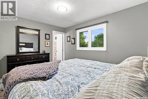 242 Candle Crescent, Saskatoon, SK - Indoor Photo Showing Bedroom