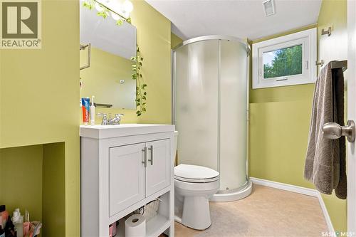 242 Candle Crescent, Saskatoon, SK - Indoor Photo Showing Bathroom