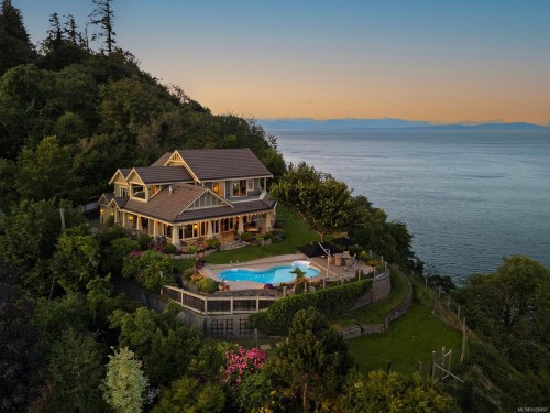 1133 Yates Rd, Comox, BC 