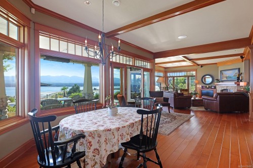 1133 Yates Rd, Comox, BC 