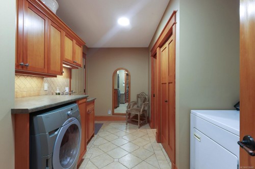 1133 Yates Rd, Comox, BC 