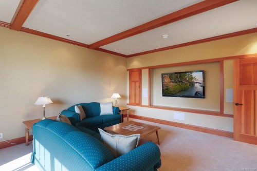 1133 Yates Rd, Comox, BC 