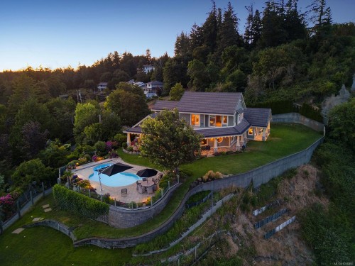 1133 Yates Rd, Comox, BC 
