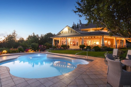 1133 Yates Rd, Comox, BC 