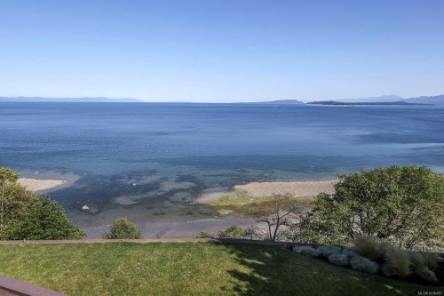 1133 Yates Rd, Comox, BC 