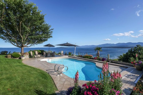 1133 Yates Rd, Comox, BC 