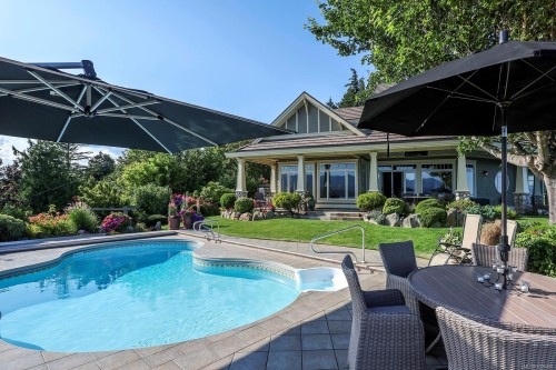1133 Yates Rd, Comox, BC 