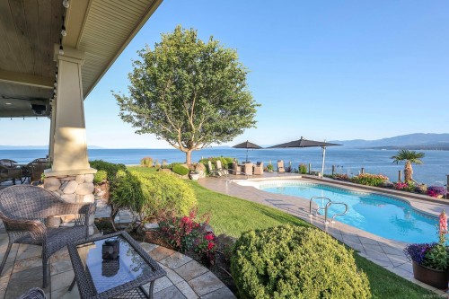 1133 Yates Rd, Comox, BC 