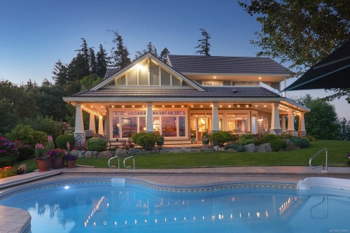 1133 Yates Rd, Comox, BC 