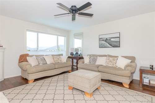 1714 Chaplin St, Crofton, BC 