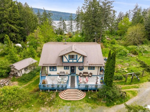 9510 Mcfarlane Rd, Denman Island, BC 