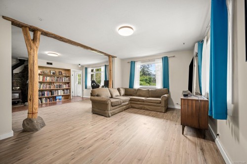 9510 Mcfarlane Rd, Denman Island, BC 