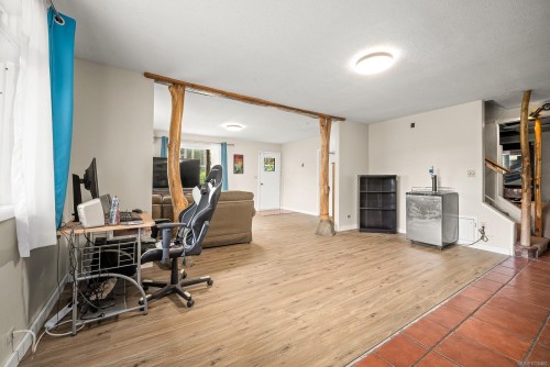 9510 Mcfarlane Rd, Denman Island, BC 