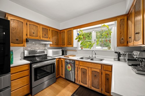 9510 Mcfarlane Rd, Denman Island, BC 
