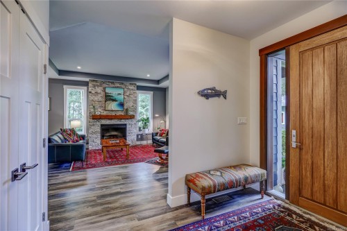 1868 Galvin Pl, Qualicum Beach, BC 