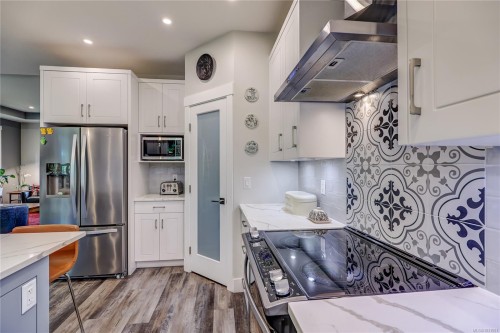1868 Galvin Pl, Qualicum Beach, BC 