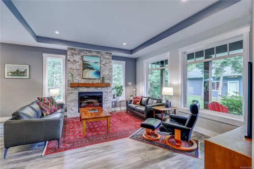 1868 Galvin Pl, Qualicum Beach, BC 