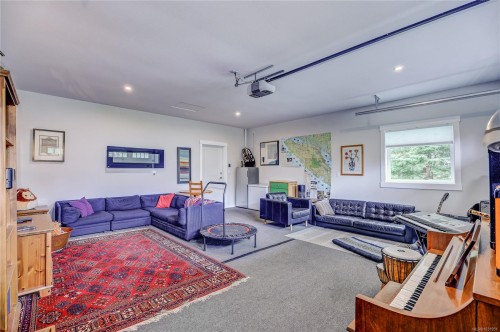 1868 Galvin Pl, Qualicum Beach, BC 